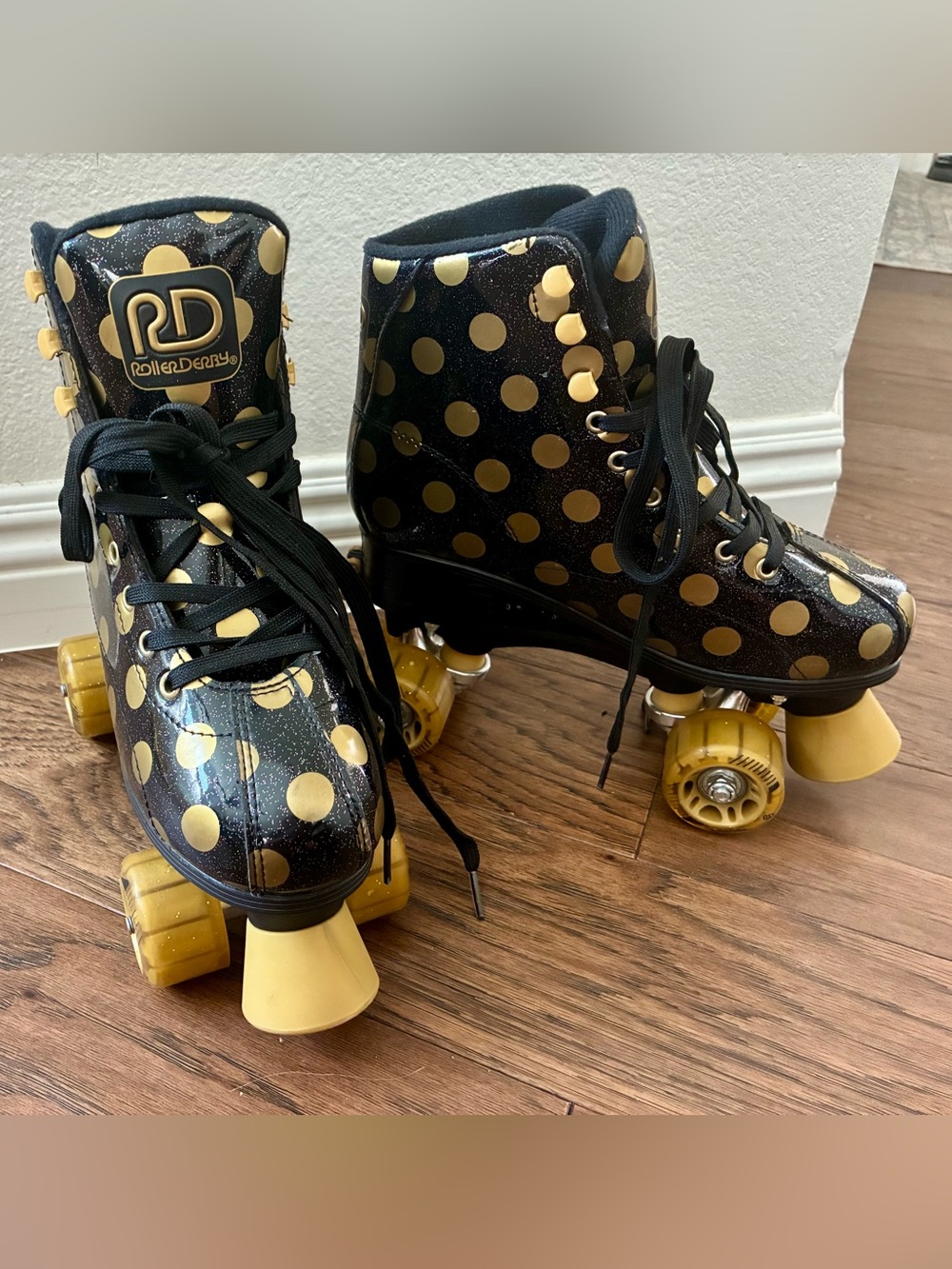 🛼 ROLLERDERBY FireStar Youth Girl's Roller Skate Black Polka Dot Gold New